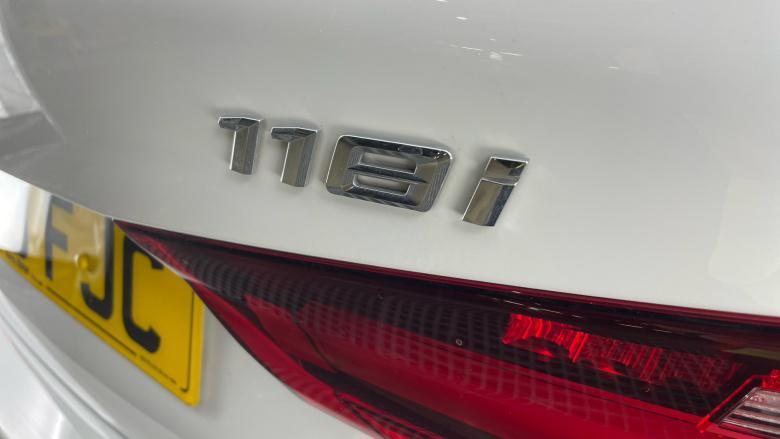 BMW 1 Series 118i [136] Sport 5dr Step Auto [Live Cockpit Pro] Petrol Hatchback